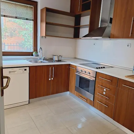 بيت للعطل Quiet, Family-friendly House With Garden & Parking