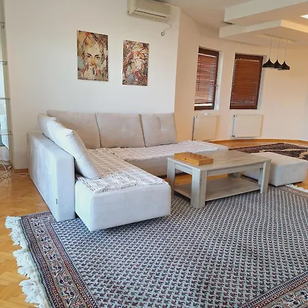 Quiet, Family-friendly House With Garden & Parking * סקופיה