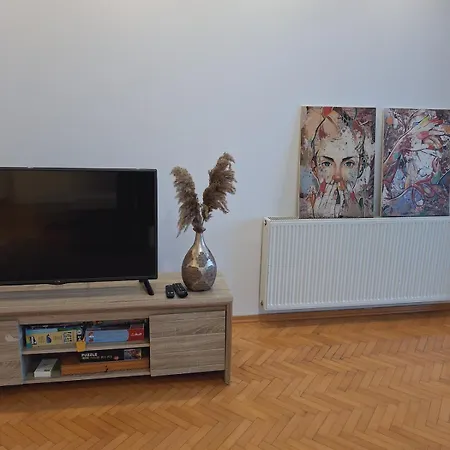 Quiet, Family-friendly House With Garden & Parking בית נופש *