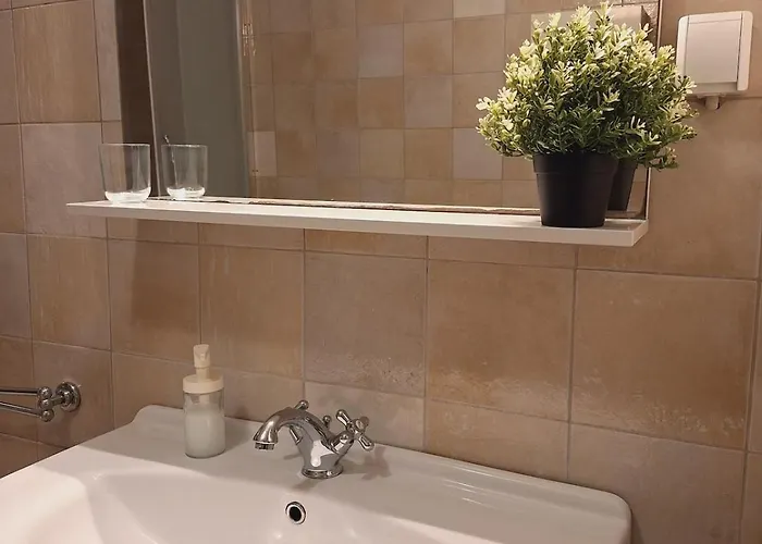 Quiet, Family-friendly House With Garden & Parking