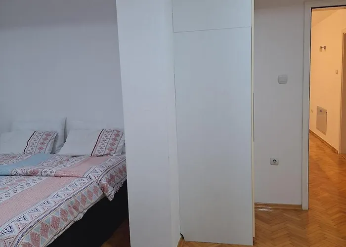 Quiet, Family-friendly House With Garden & Parking *