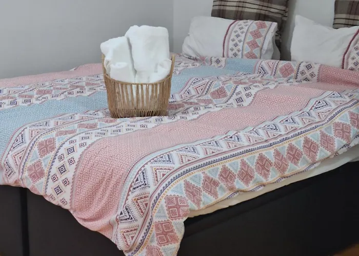 Сasa de vacaciones Quiet, Family-friendly House With Garden & Parking